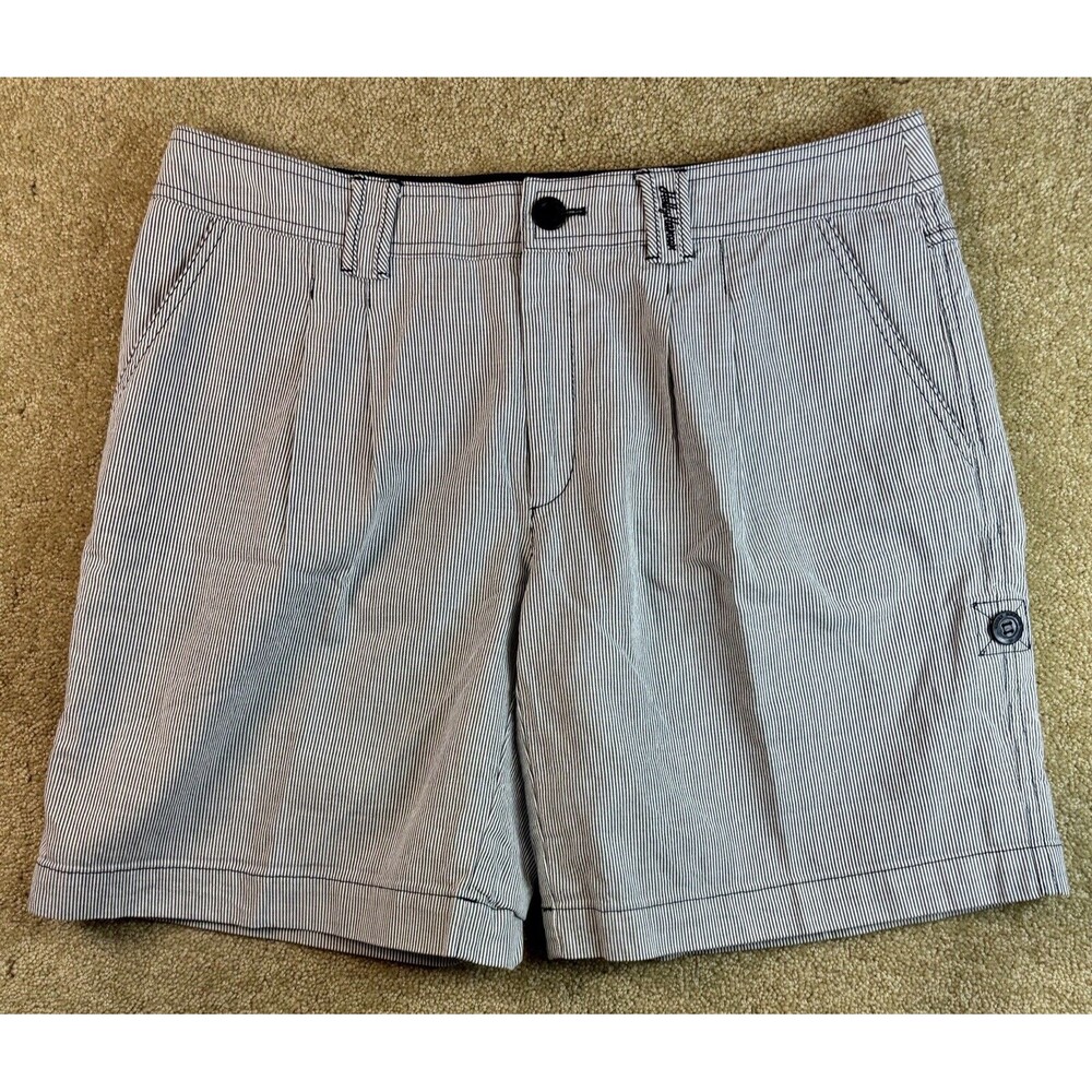 Helly Hansen Crew Seersucker Blue & White Striped Seersucker Short Womens 32